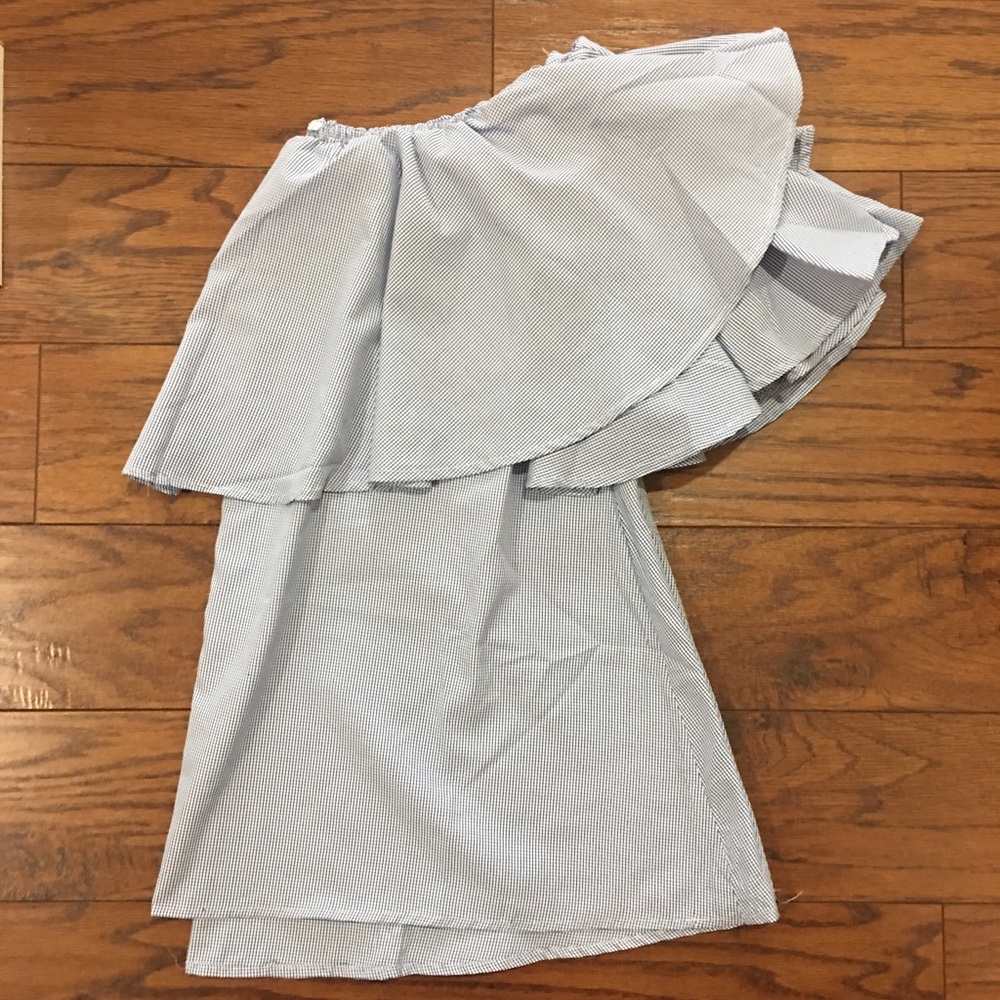 SHEIN Women’s Off-The Shoulder Ruffle Strapless Blouse Blue White Large - Picture 7 of 7